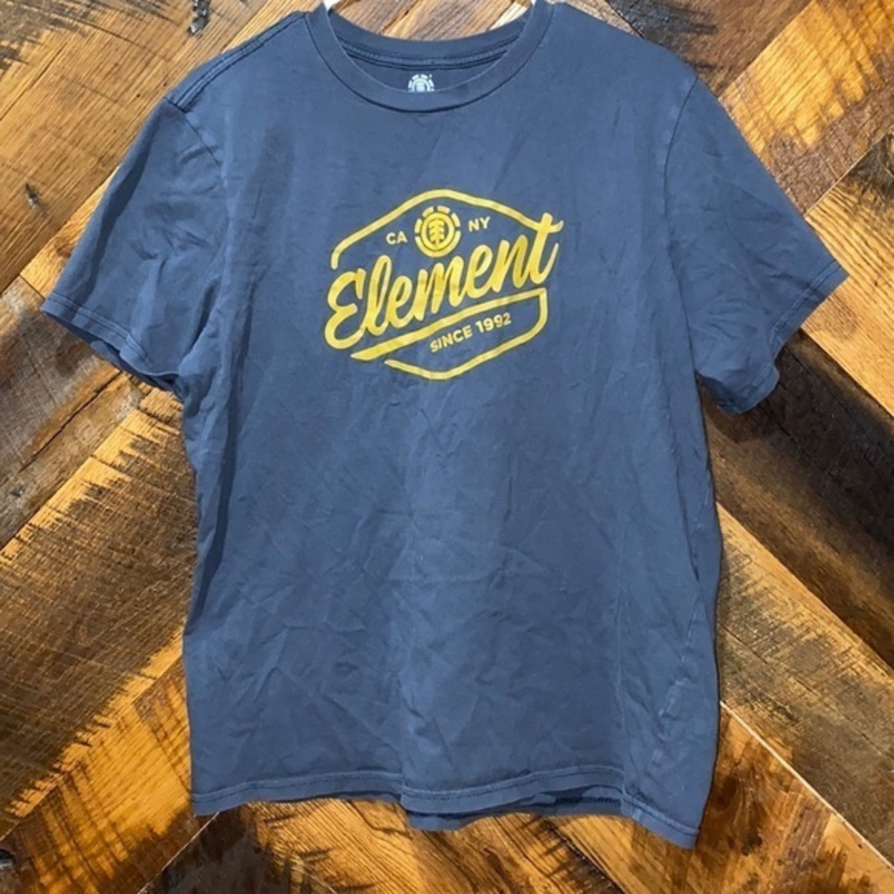 Element , size medium